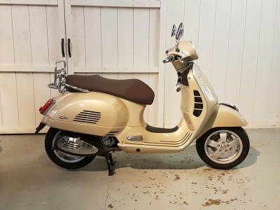 Vespa GTS 300 E4 Classic beige