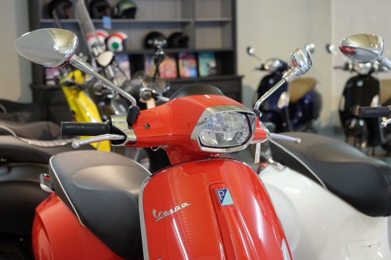 de_vespa_garage_dealer_brabant_nederland_1