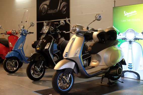 de_vespa_garage_dealer_brabant_nederland_10