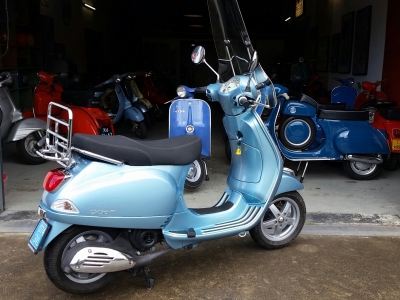 Vespa LX50 azzurro
