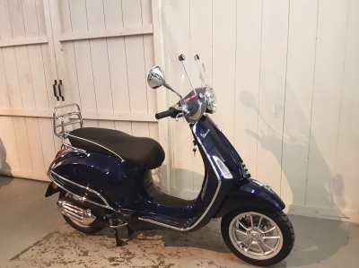 Vespa Primavera Blue Metallic