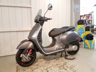 Vespa GTS 300 E4 Super Sport