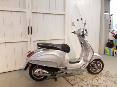 Vespa Primavera 70th