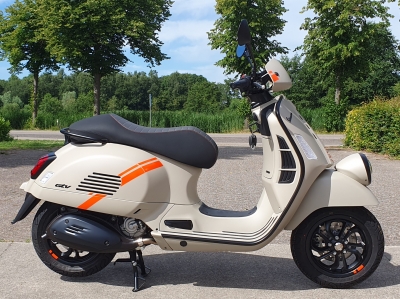 Vespa GTV 300 HPE RST Beige