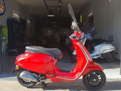 Vespa Sprint 4t-2v Rosso Dragon