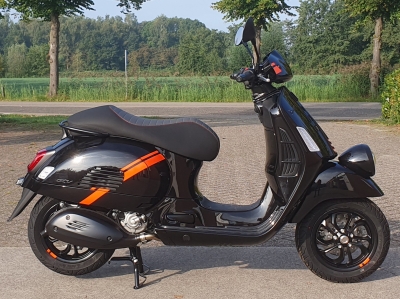 Vespa GTV 300 HPE RST Nero