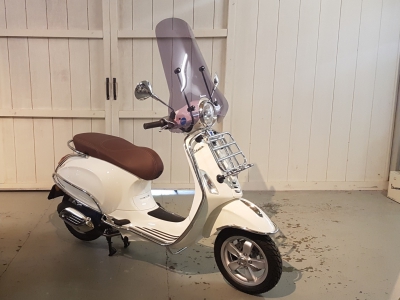 Vespa Primavera Montebianco