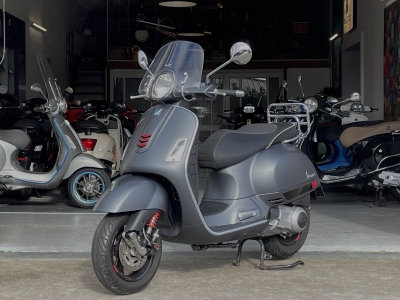 Vespa GTS300ie Super Sport Grigio Titanio