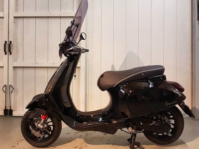 Vespa Sprint Nero Black edition