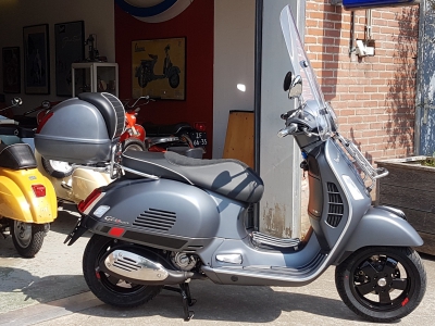 Vespa GTS 300 E4 Super Sport