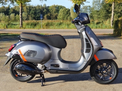 Vespa GTS SuperSport 300 HPE Grigio