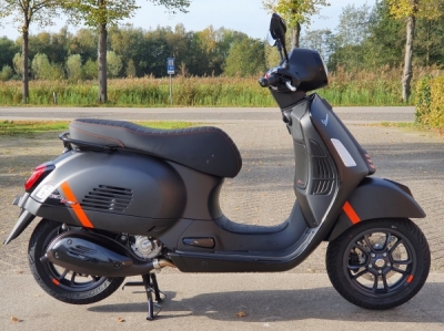 Vespa GTS SuperSport 300 HPE Nero