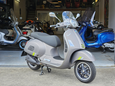 Vespa GTS SuperTech GRIGIO G22