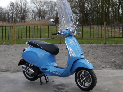 Vespa Primavera 50th