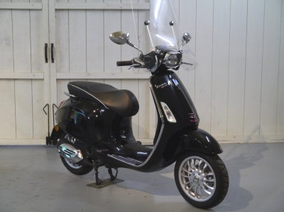 Vespa Sprint Nero