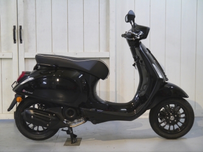 Vespa Sprint Nero Notte Edition