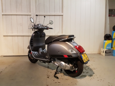Vespa GTS 300 E4 Super Sport