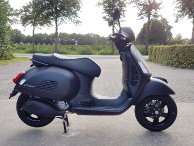 Vespa GTS 300 E4 Super Notte