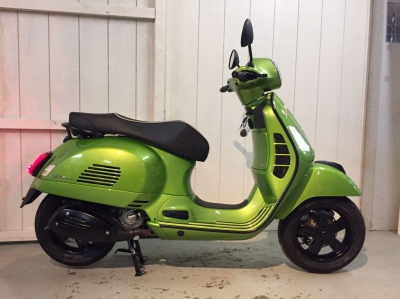 Vespa GTS 300 E4 Super black edition
