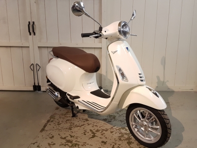 Vespa Primavera Bianco