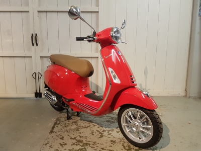Vespa Primavera Rosso Dragon