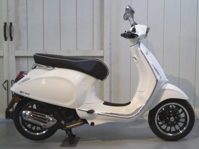 Vespa Sprint Bianco