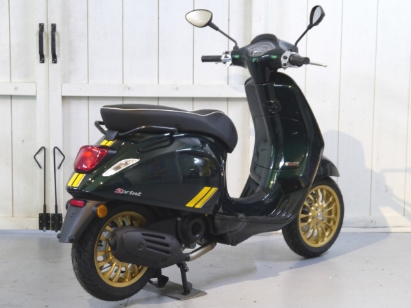 Vespa Sprint Racing Sixties | De Vespa Garage Modern