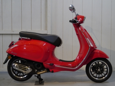 Vespa Sprint Rosso Dragon