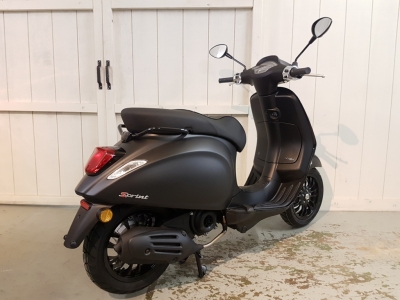 Vespa Sprint Notte