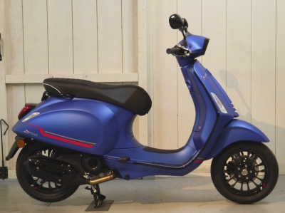 Vespa Sprint S Blue Vivace Notte Edition
